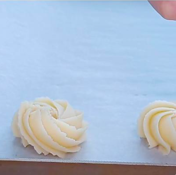 幾塊錢就能做黃油曲奇，比外面賣的還好吃，快來試試